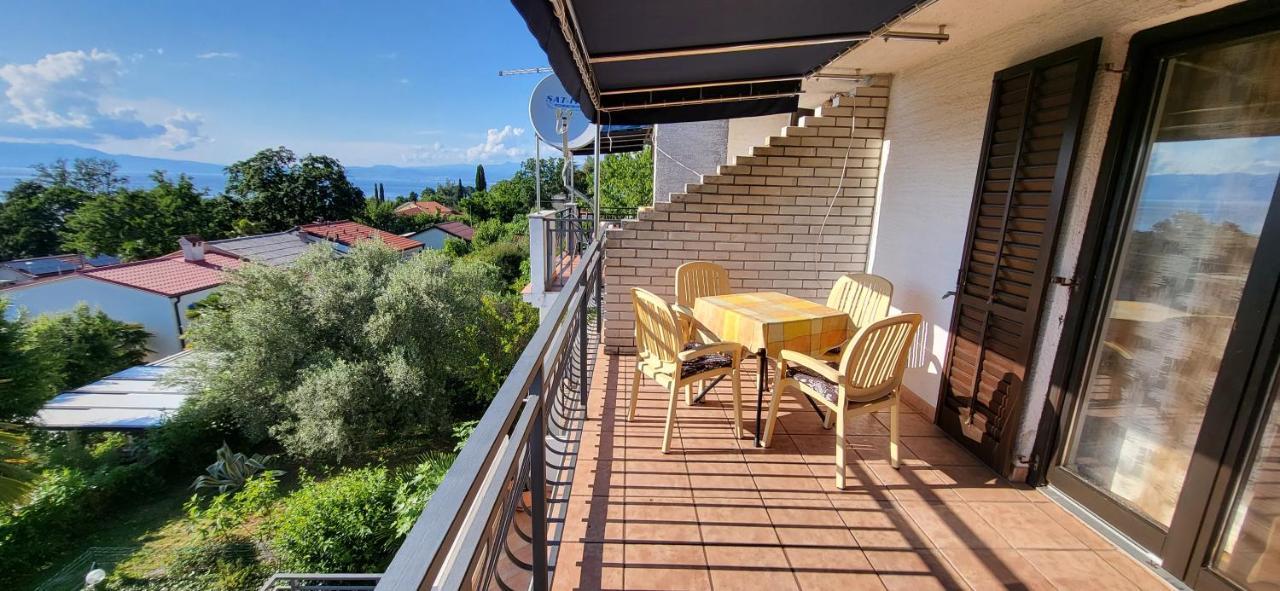 Apartments Italo By El-Pi Tours Njivice Exterior photo